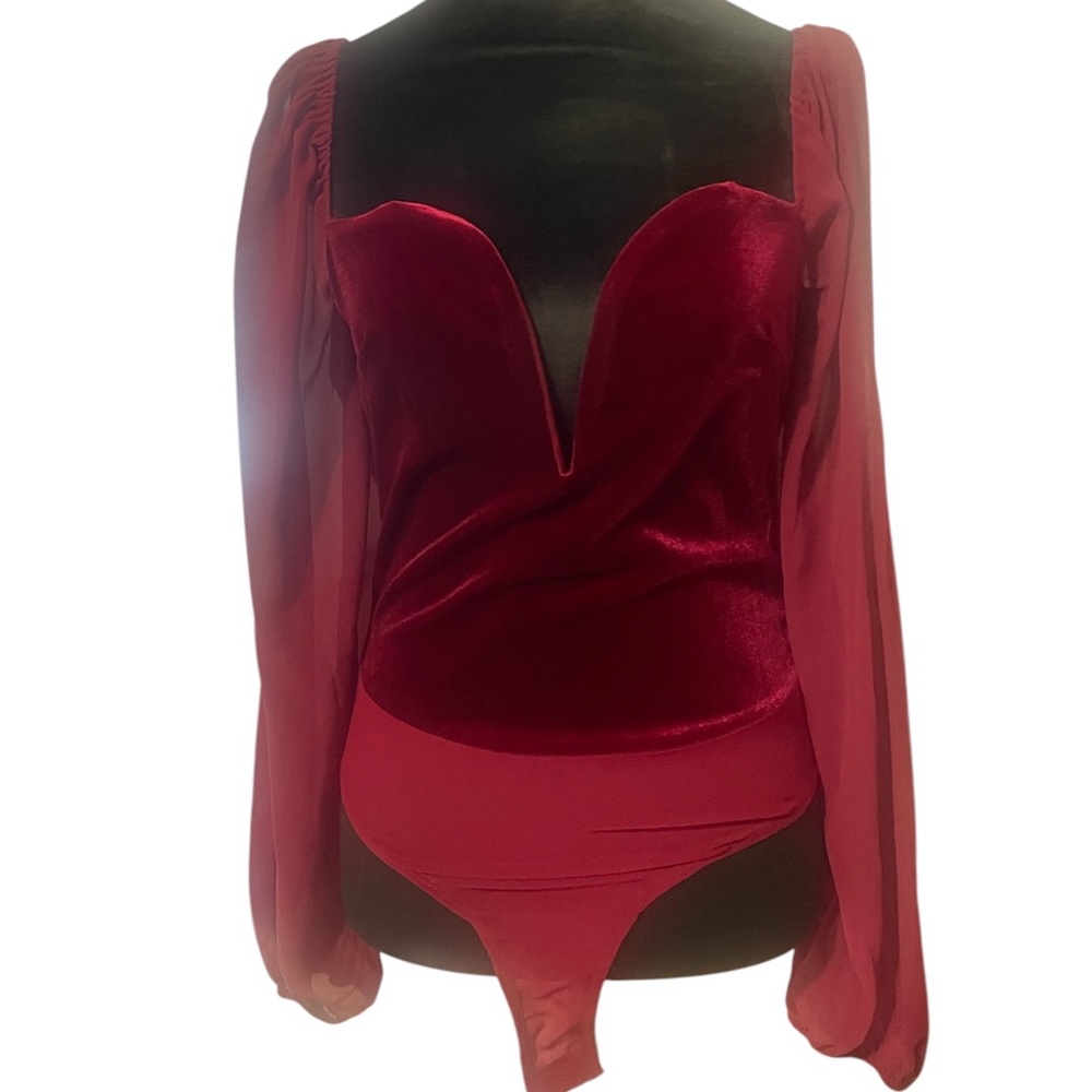 Lulus Chic Poise Wine Red Velvet Notched Balloon Sleeve Bodysuit,Medium, NWT - Picture 2 of 9